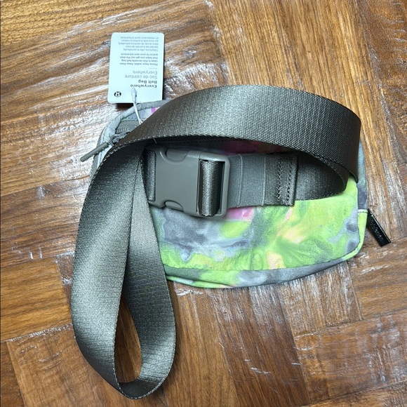 everywhere belt bag lululemon green 1L (Neo Mint) Lululemon Everywhere Belt Bag Large